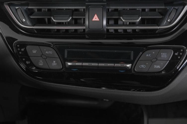 Toyota C-HR 21 из 26