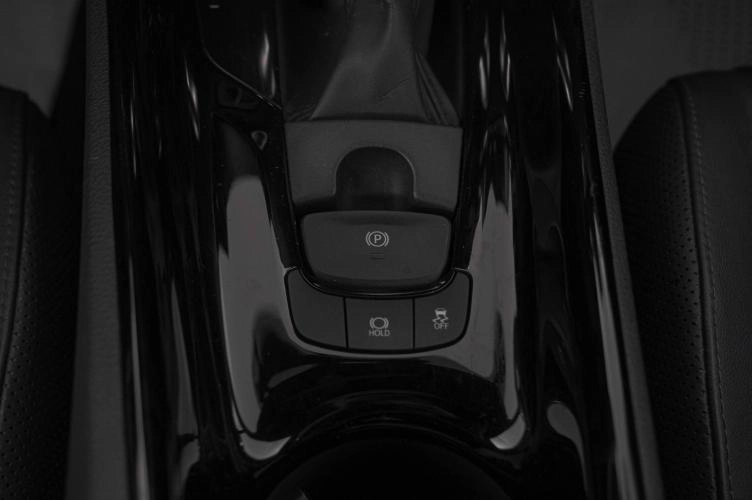 Toyota C-HR 23 из 26