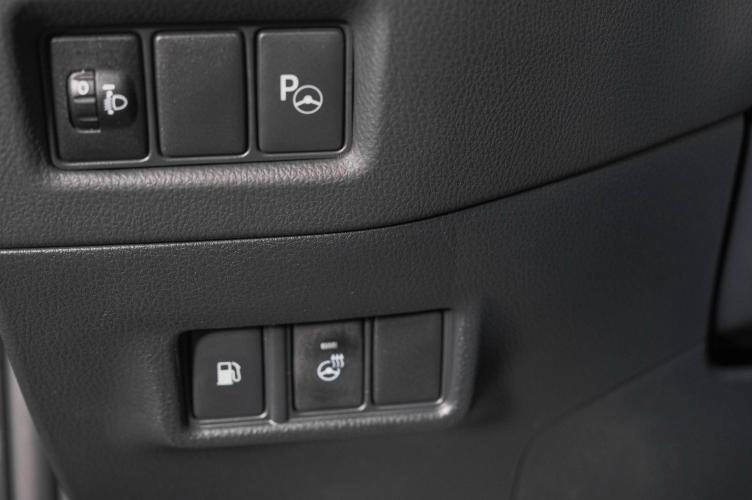 Toyota C-HR 24 из 26