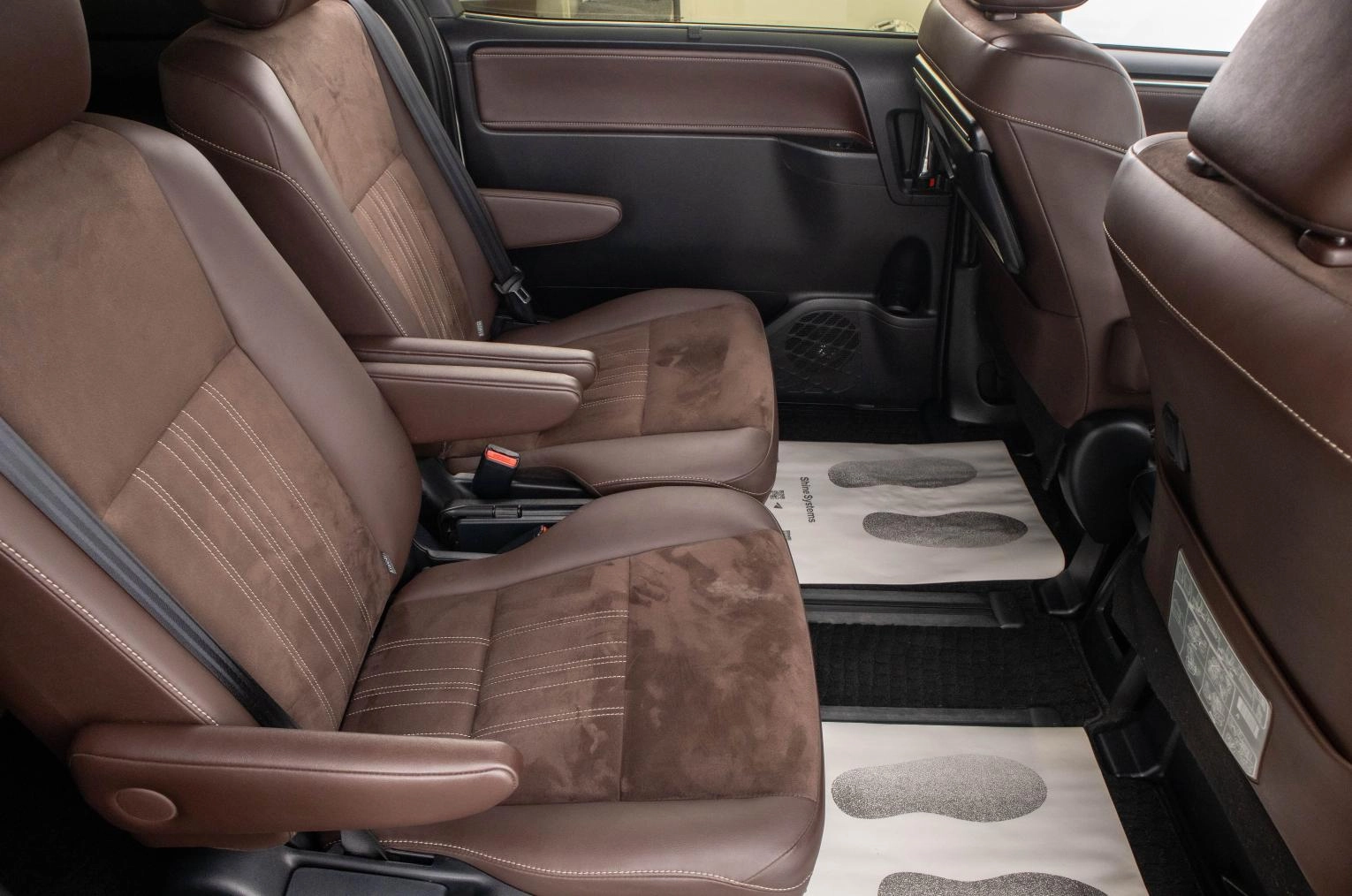 Toyota Esquire 27 из 29