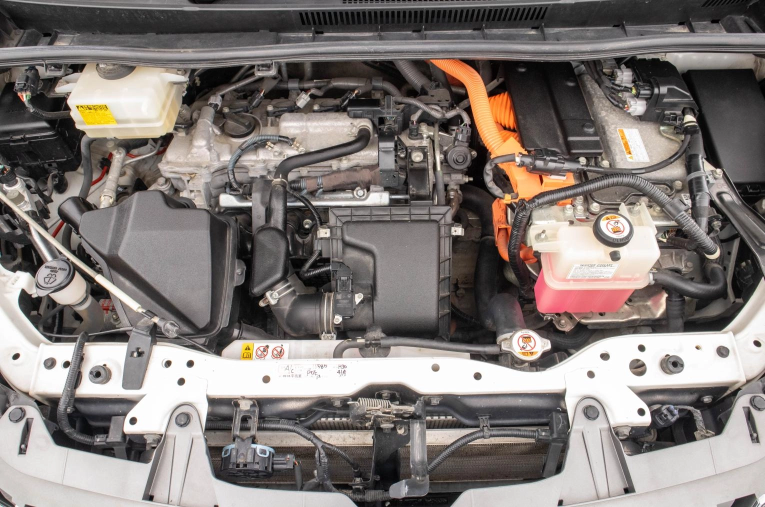 Toyota Esquire 7 из 29