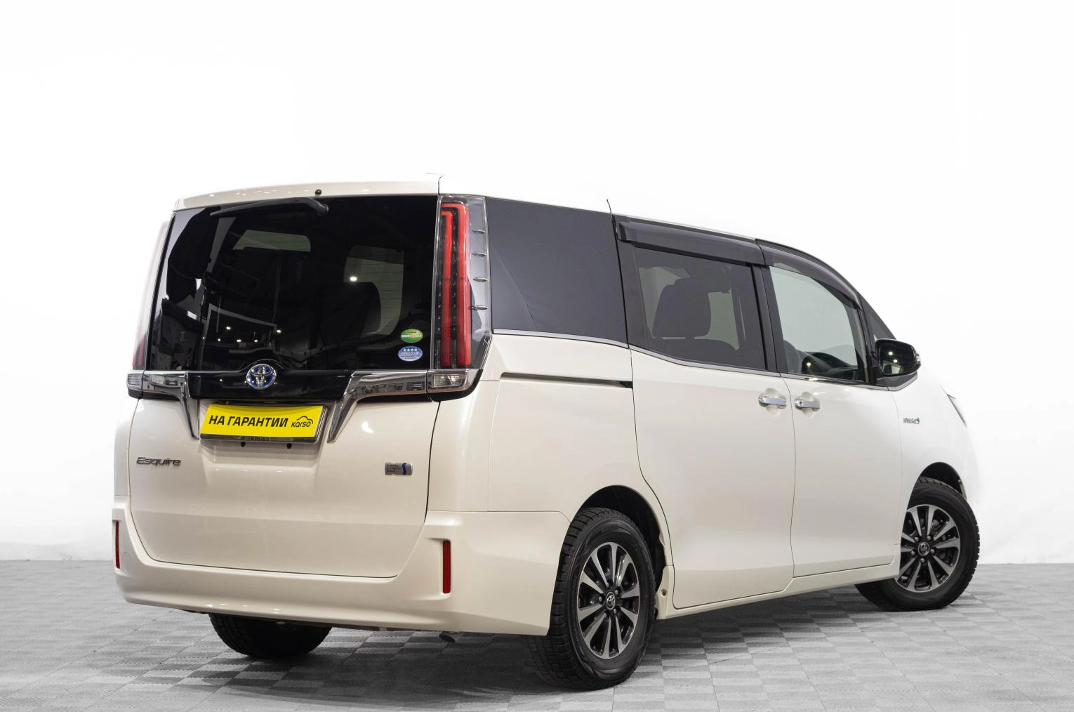 Toyota Esquire 4 из 29