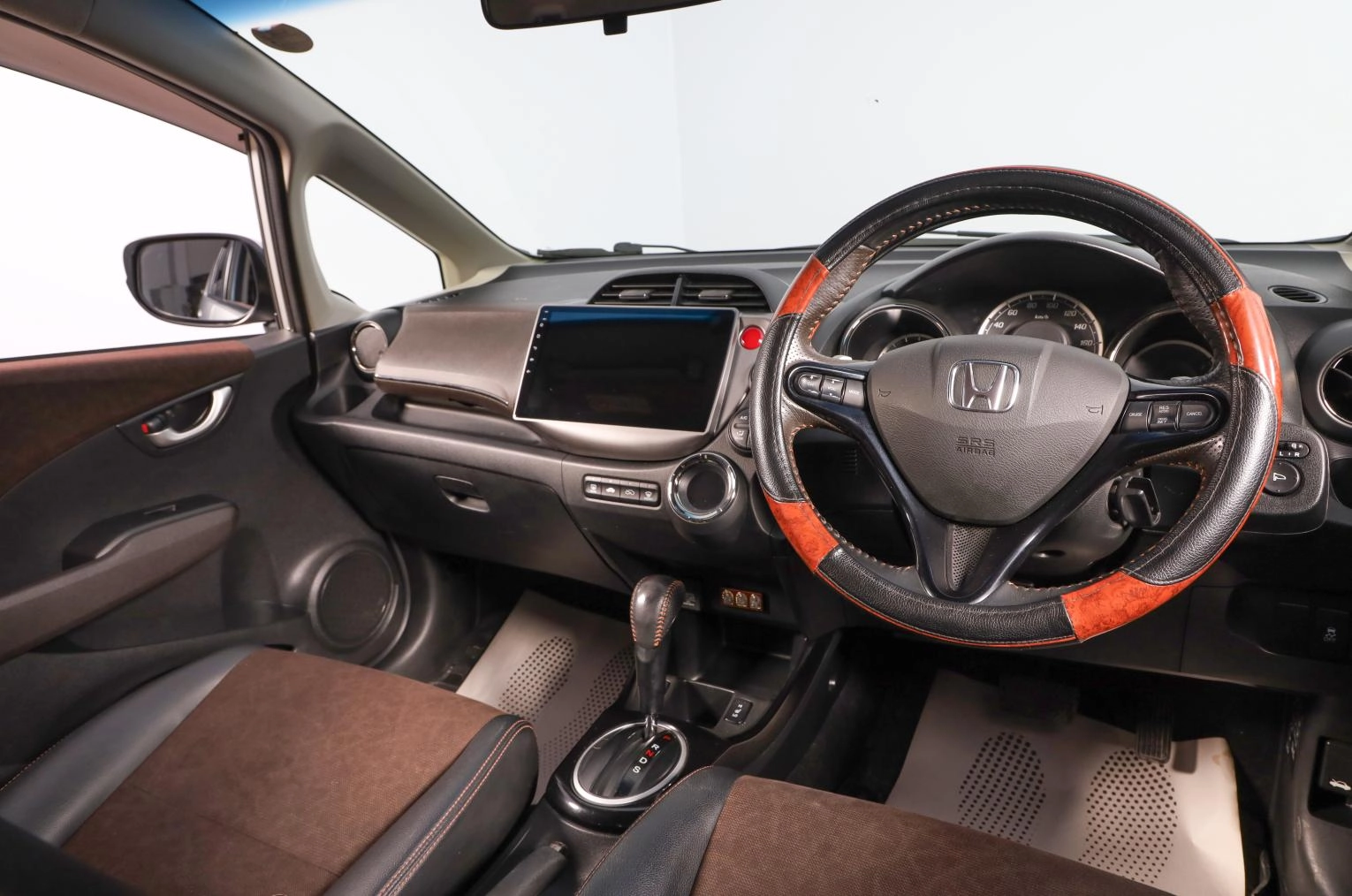 Honda Fit Shuttle 8 из 18