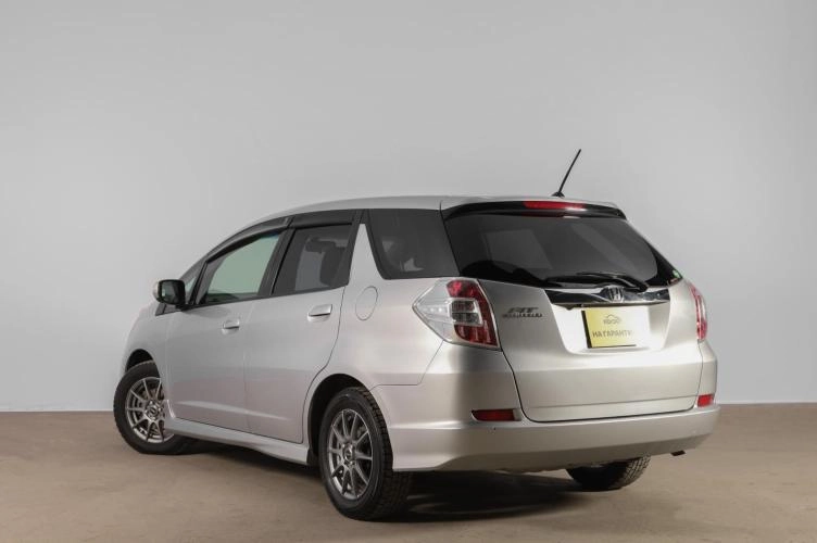 Honda Fit Shuttle 4 из 6