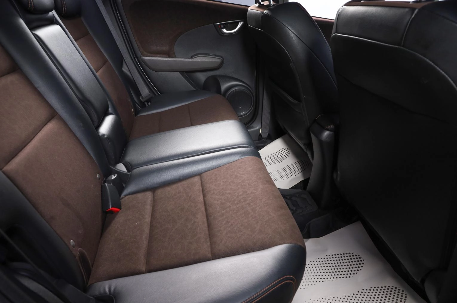 Honda Fit Shuttle 18 из 18