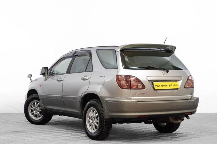 Toyota Harrier 6 из 6