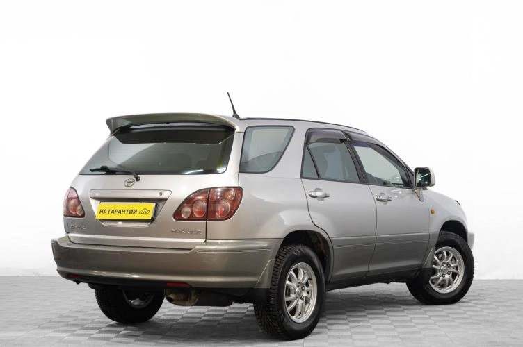 Toyota Harrier 4 из 6