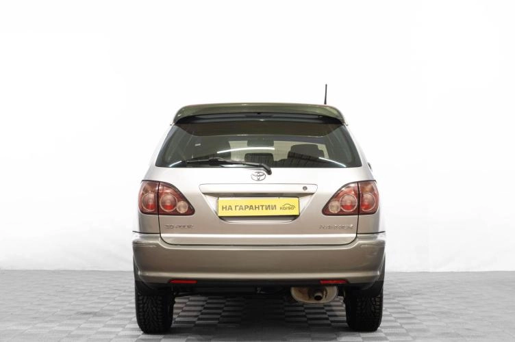 Toyota Harrier 5 из 6