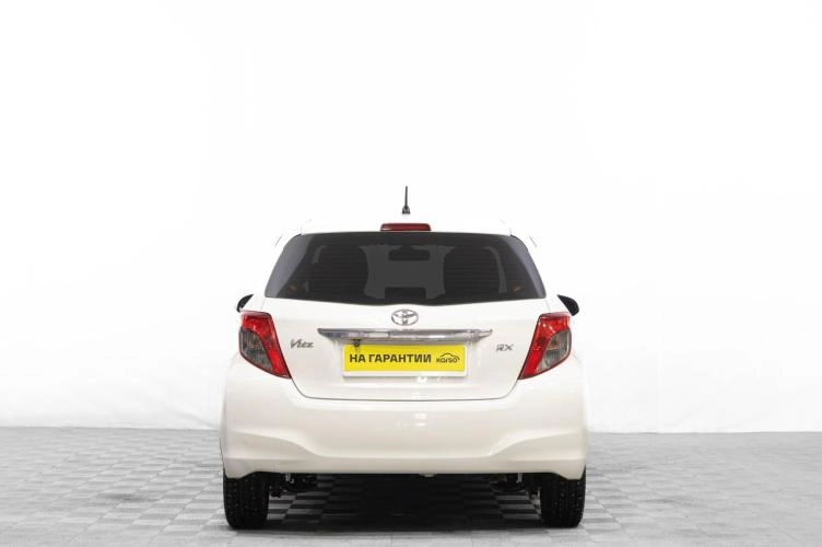 Toyota Vitz 5 из 6