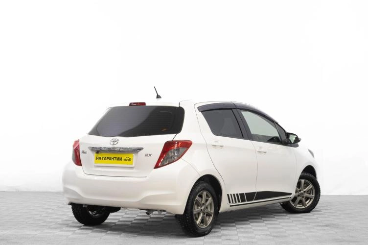 Toyota Vitz 4 из 6