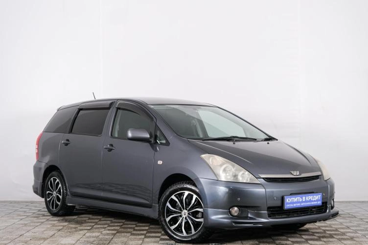 Toyota Wish 1 из 5