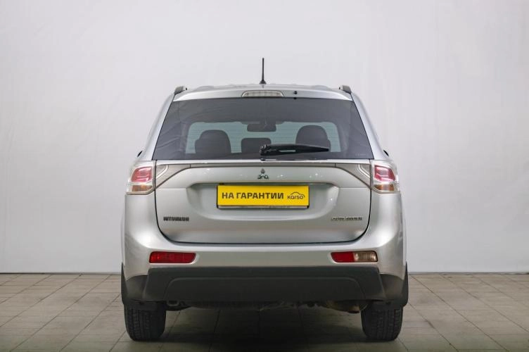 Mitsubishi Outlander 4 из 5