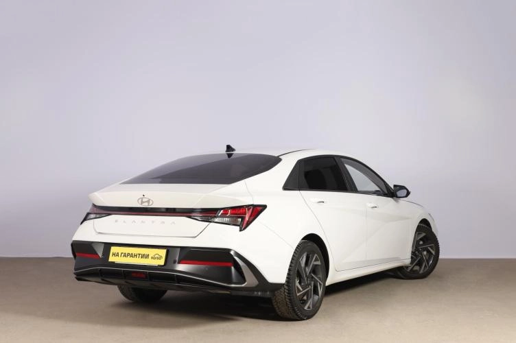 Hyundai Elantra 6 из 6