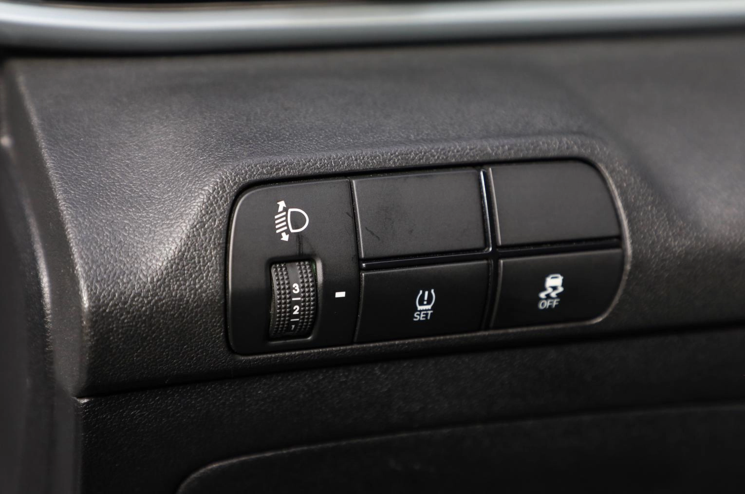 Hyundai Elantra 8 из 18