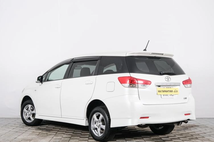 Toyota Wish 4 из 5
