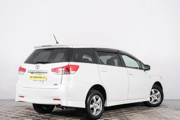 Toyota Wish 6 из 6
