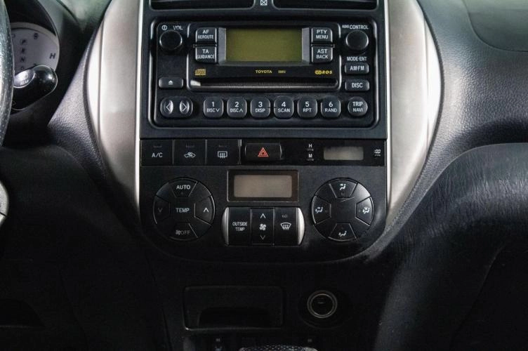 Toyota RAV4 13 из 16
