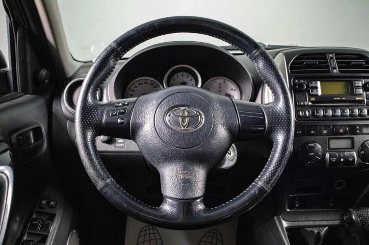 Toyota RAV4 10 из 16