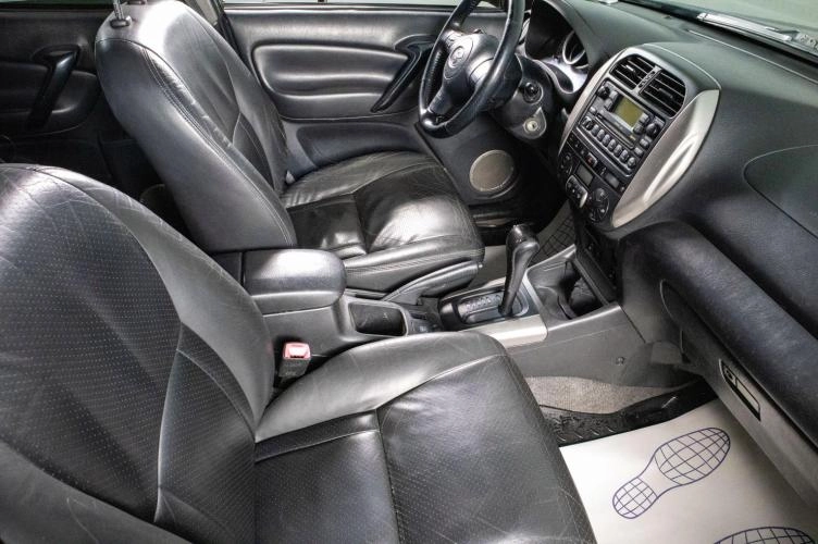 Toyota RAV4 9 из 16