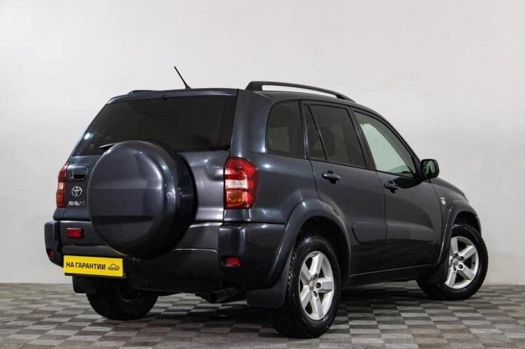 Toyota RAV4 4 из 16