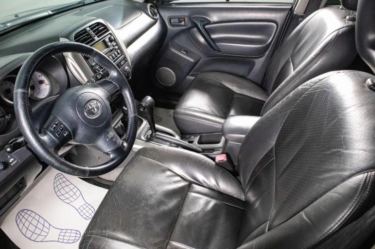 Toyota RAV4 8 из 16