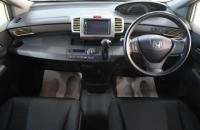 Honda Freed 12 из 21