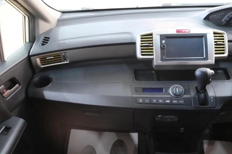 Honda Freed 16 из 21