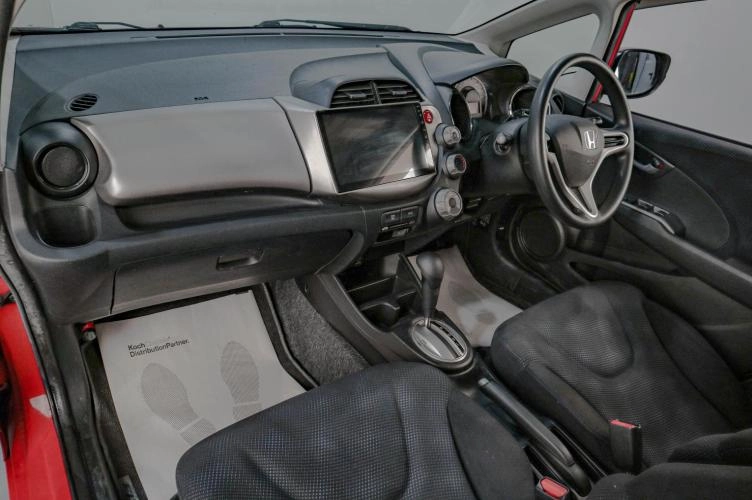 Honda Fit 8 из 18