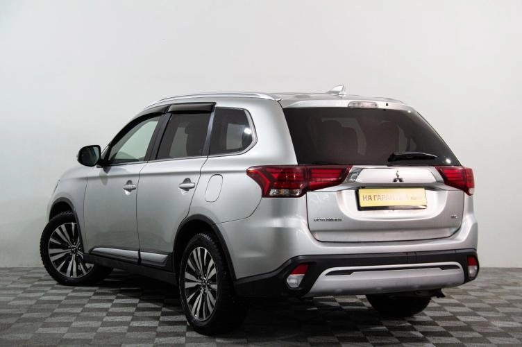 Mitsubishi Outlander 4 из 5