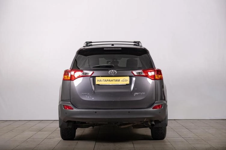 Toyota RAV4 4 из 6