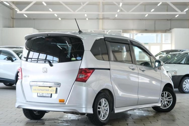 Honda Freed 6 из 23
