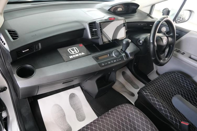 Honda Freed 19 из 23