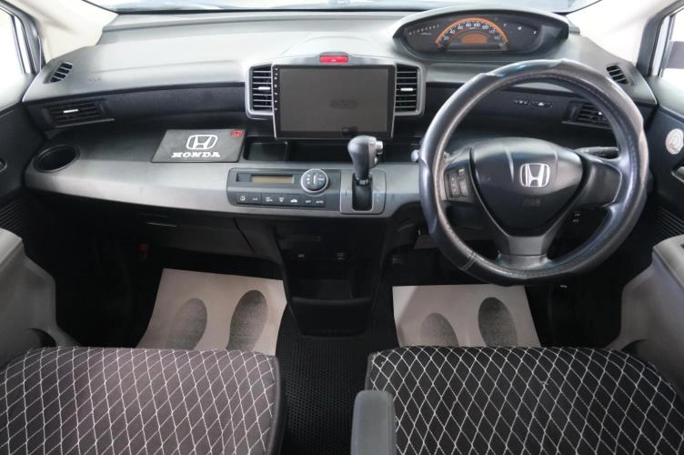 Honda Freed 14 из 23