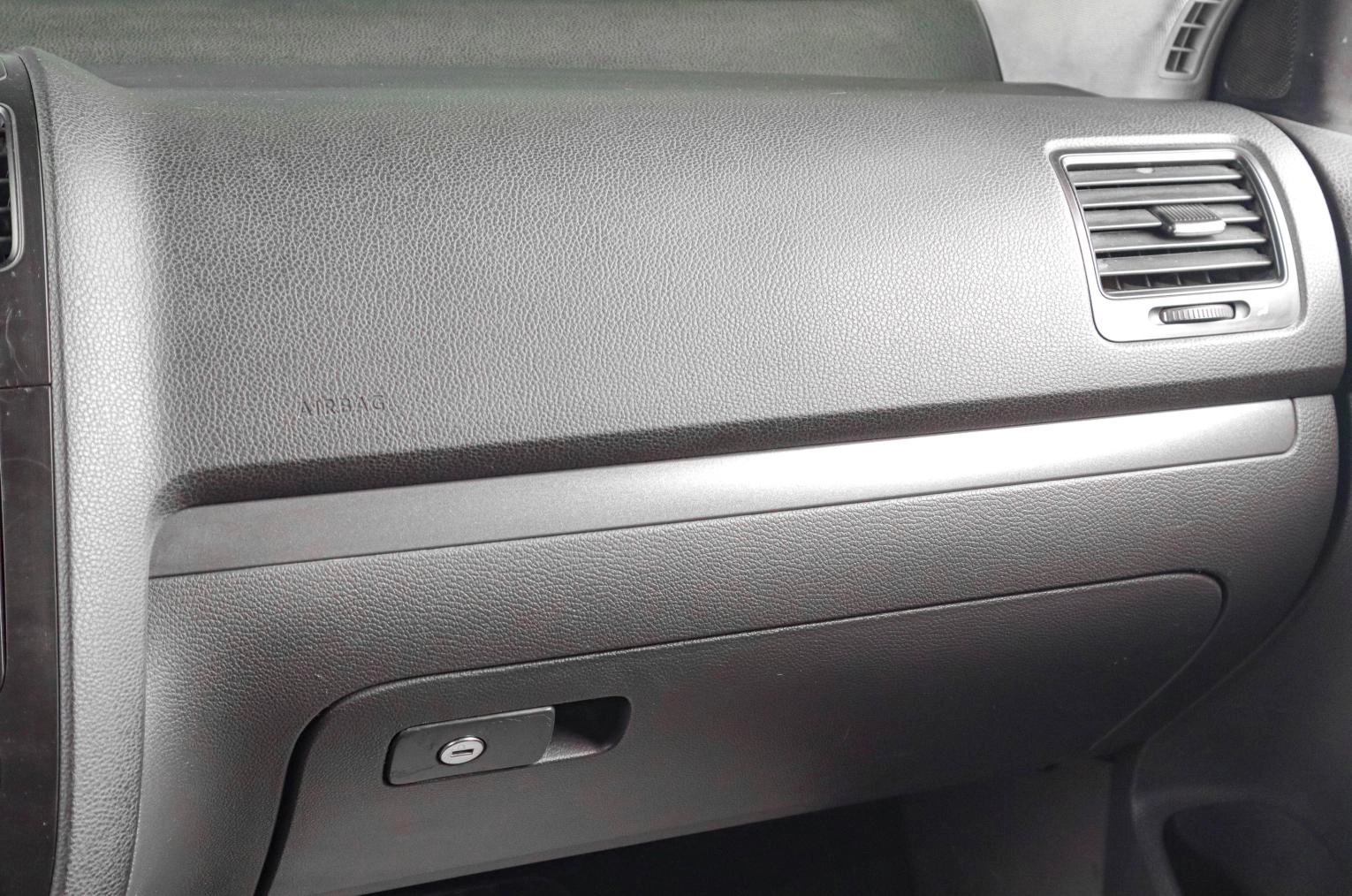 Volkswagen Jetta 13 из 17