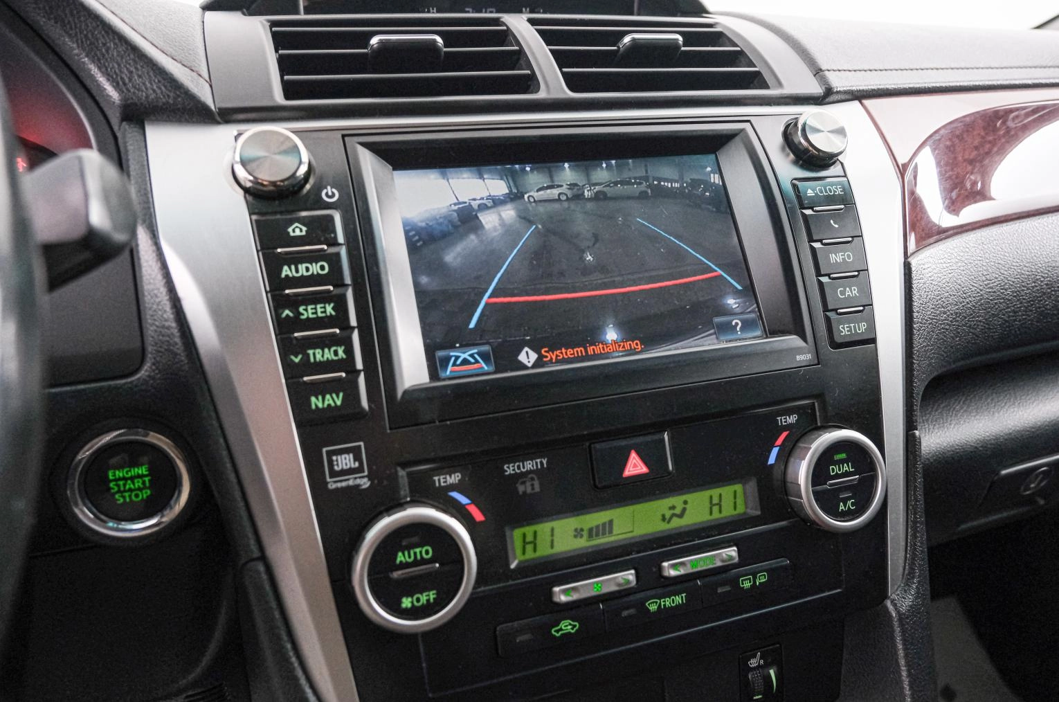 Toyota Camry 15 из 21