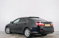 Toyota Camry 4 из 21