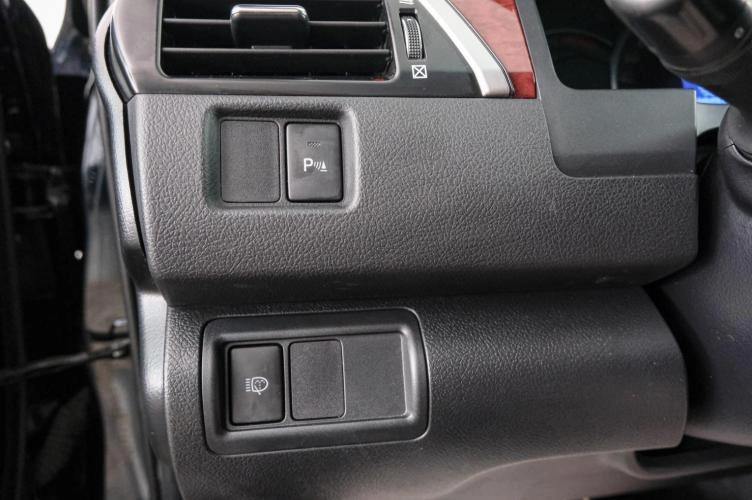 Toyota Camry 17 из 21