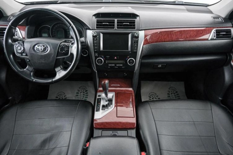 Toyota Camry 10 из 21