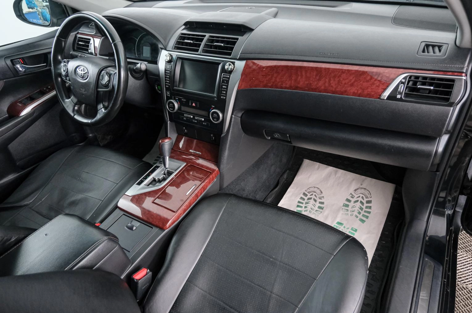 Toyota Camry 12 из 21