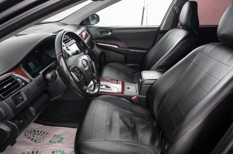 Toyota Camry 7 из 21
