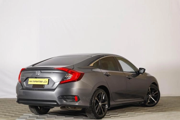 Honda Civic 4 из 6