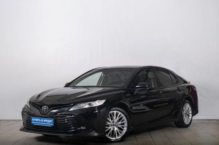 Toyota Camry 2 из 5