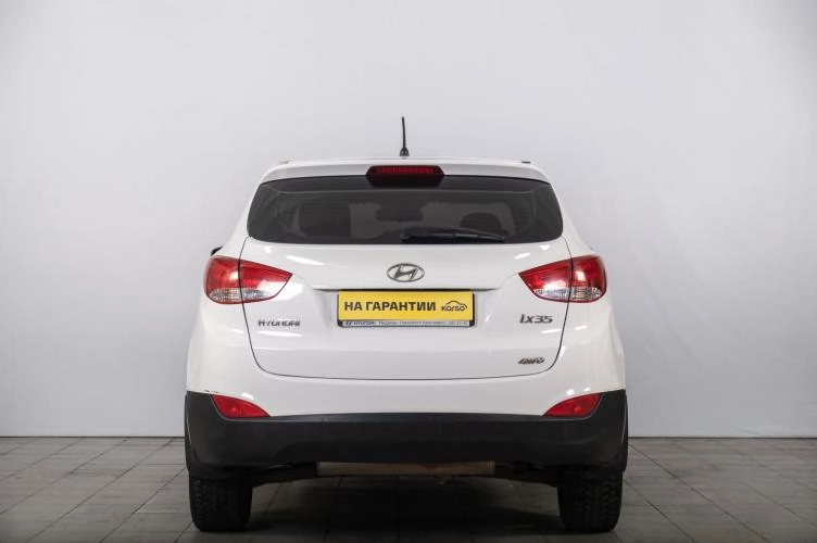 Hyundai ix35 4 из 6