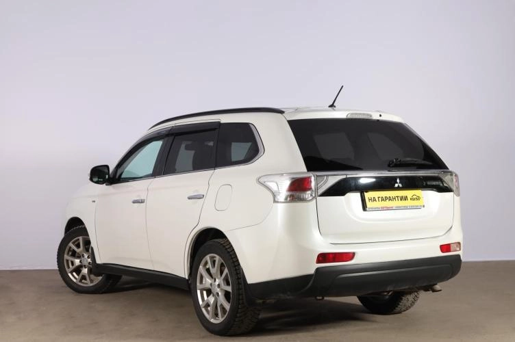 Mitsubishi Outlander 4 из 6