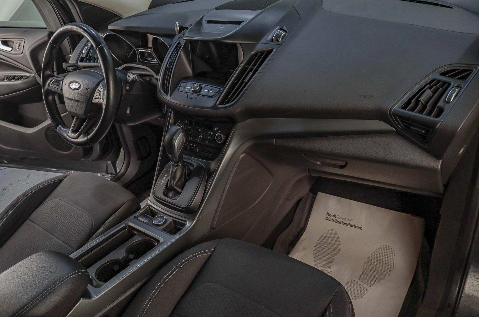 Ford Kuga 18 из 20