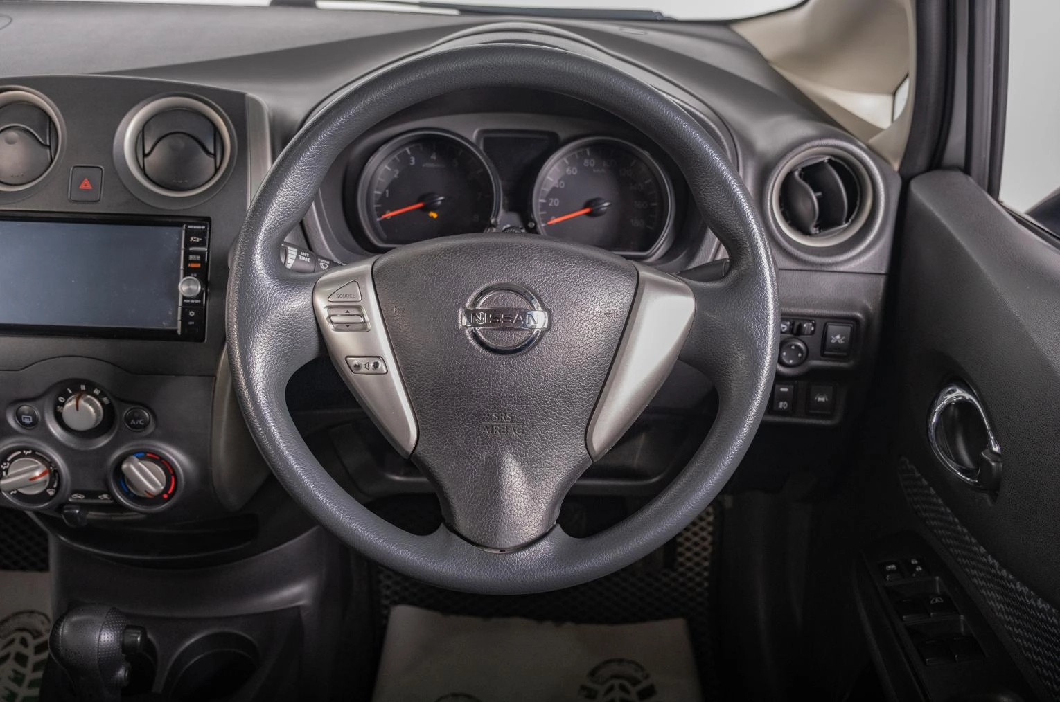 Nissan Note 11 из 15