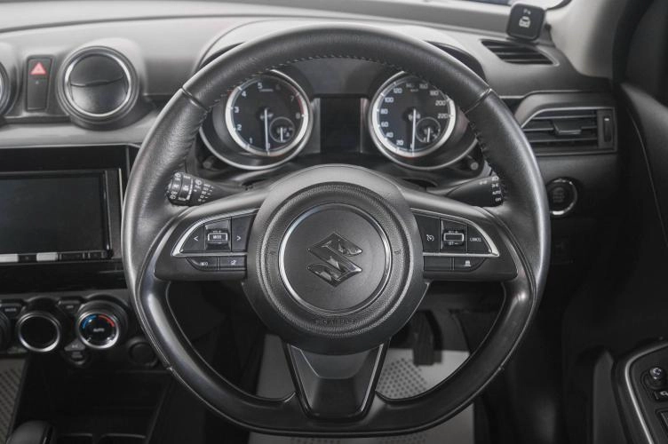 Suzuki Swift 15 из 22