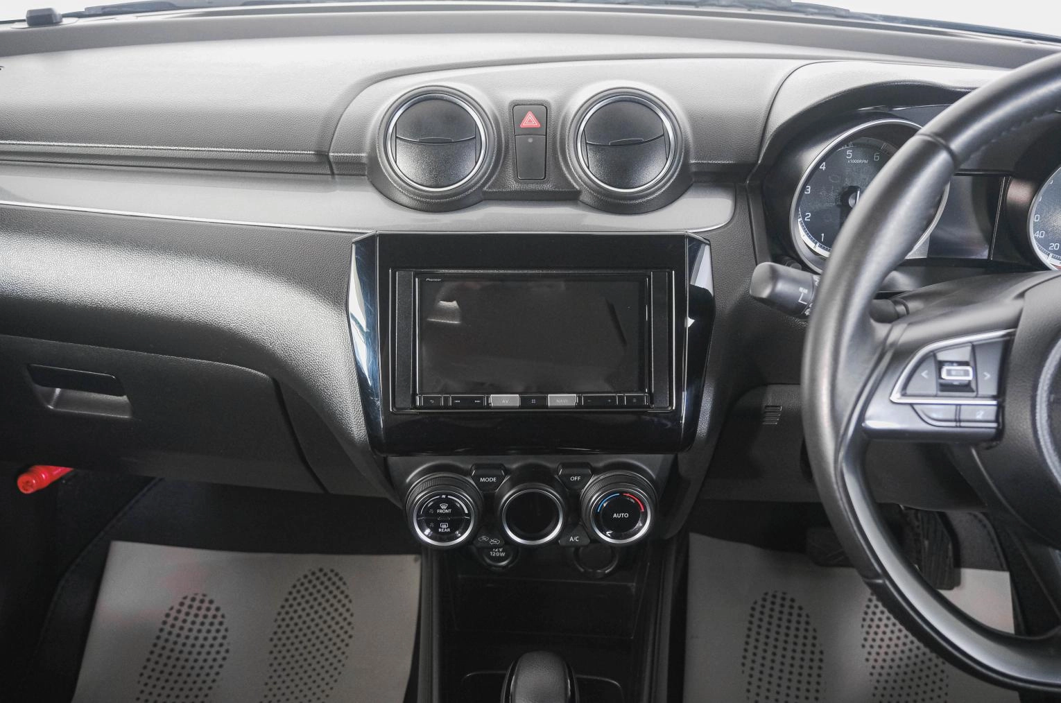 Suzuki Swift 18 из 22