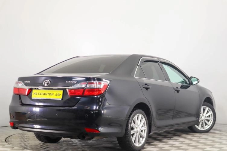 Toyota Camry 4 из 5