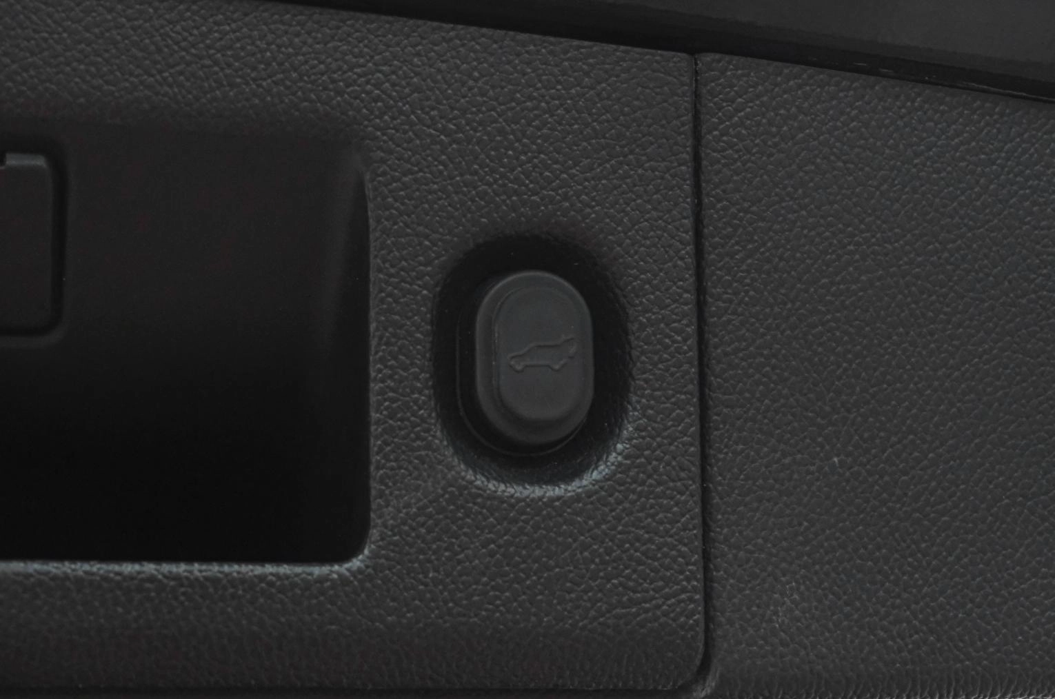 Cadillac Escalade 31 из 32